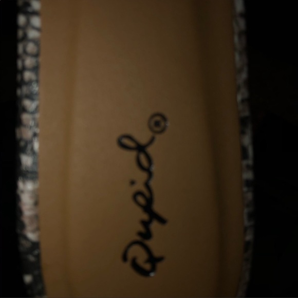 Snakeskin slip on flats - Picture 2 of 3